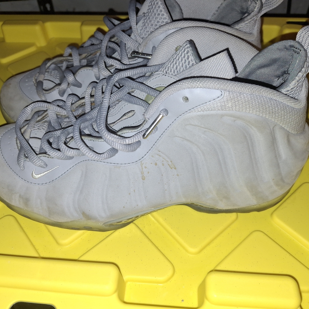 Nike Light Gray Foamposite-Style Men's Sneakers